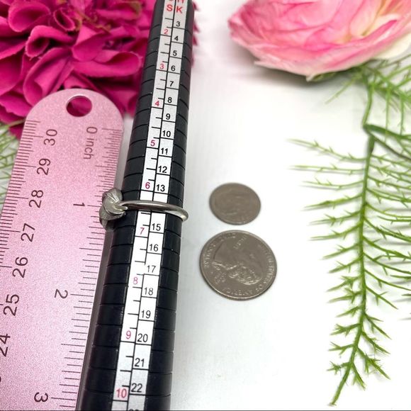 VINTAGE⚜️Love Knot Silver Textured Cocktail Ring - AVON - Picture 5 of 5